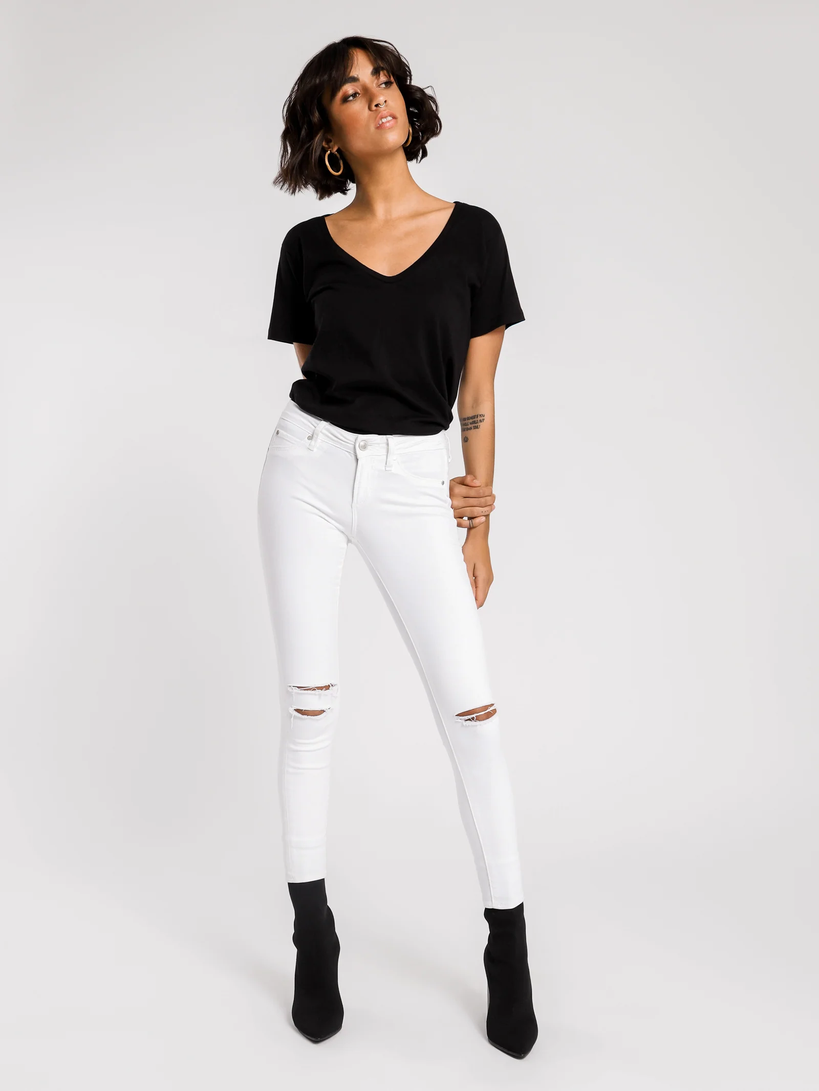 Blake Basic V Neck T-Shirt - Image 4