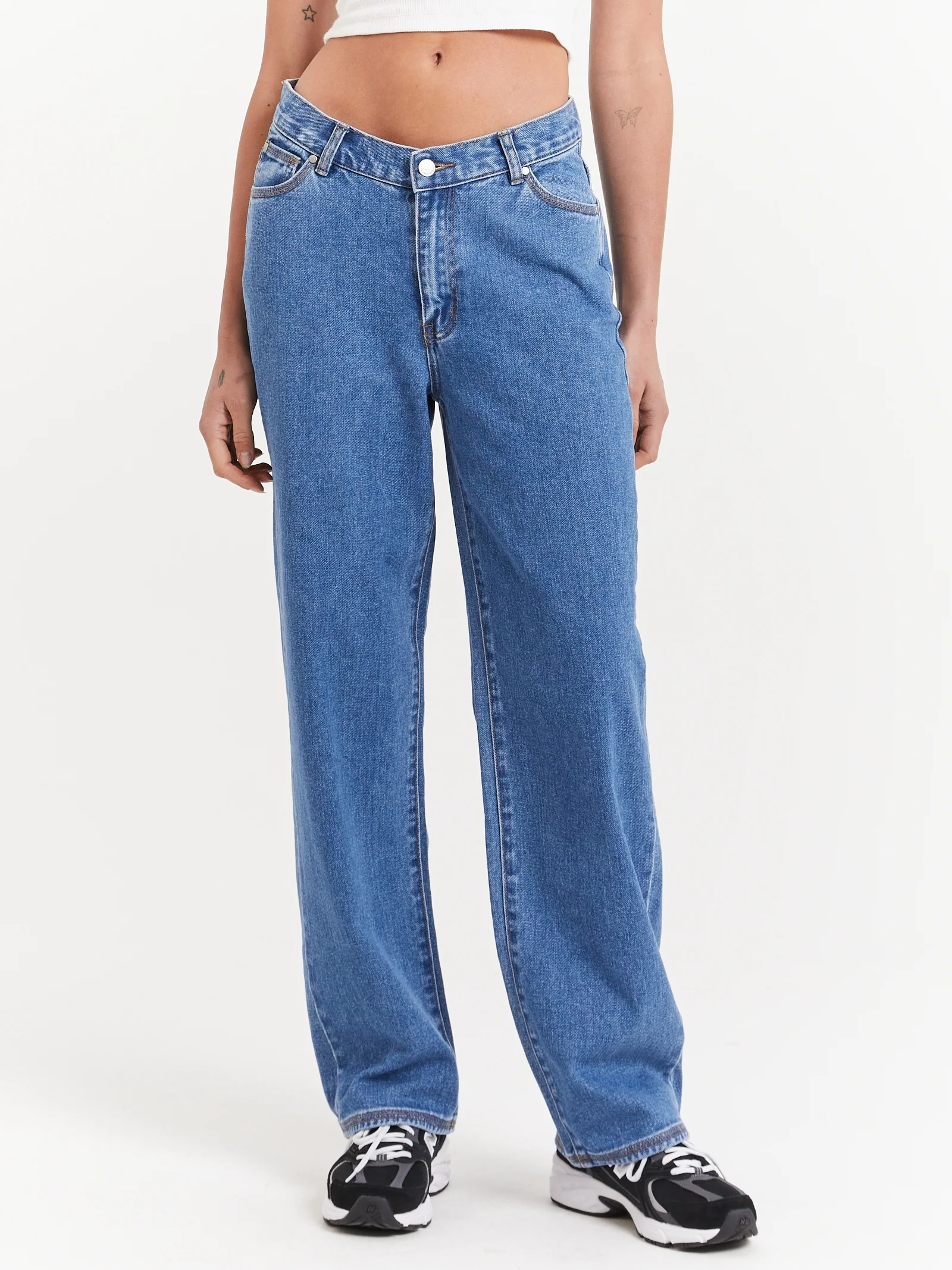 Hailey V Front Jeans