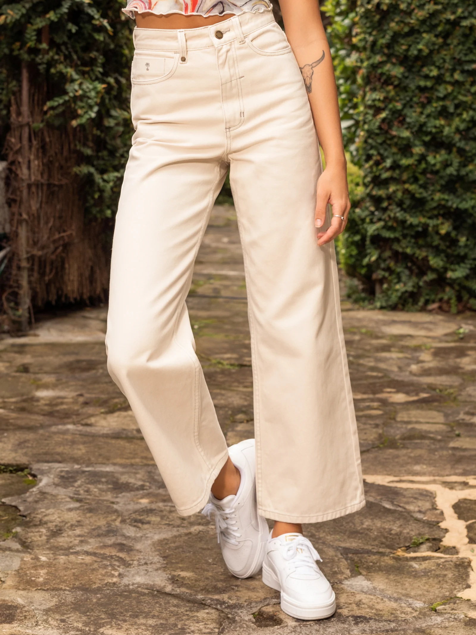 Holly Wide-Leg Jeans
