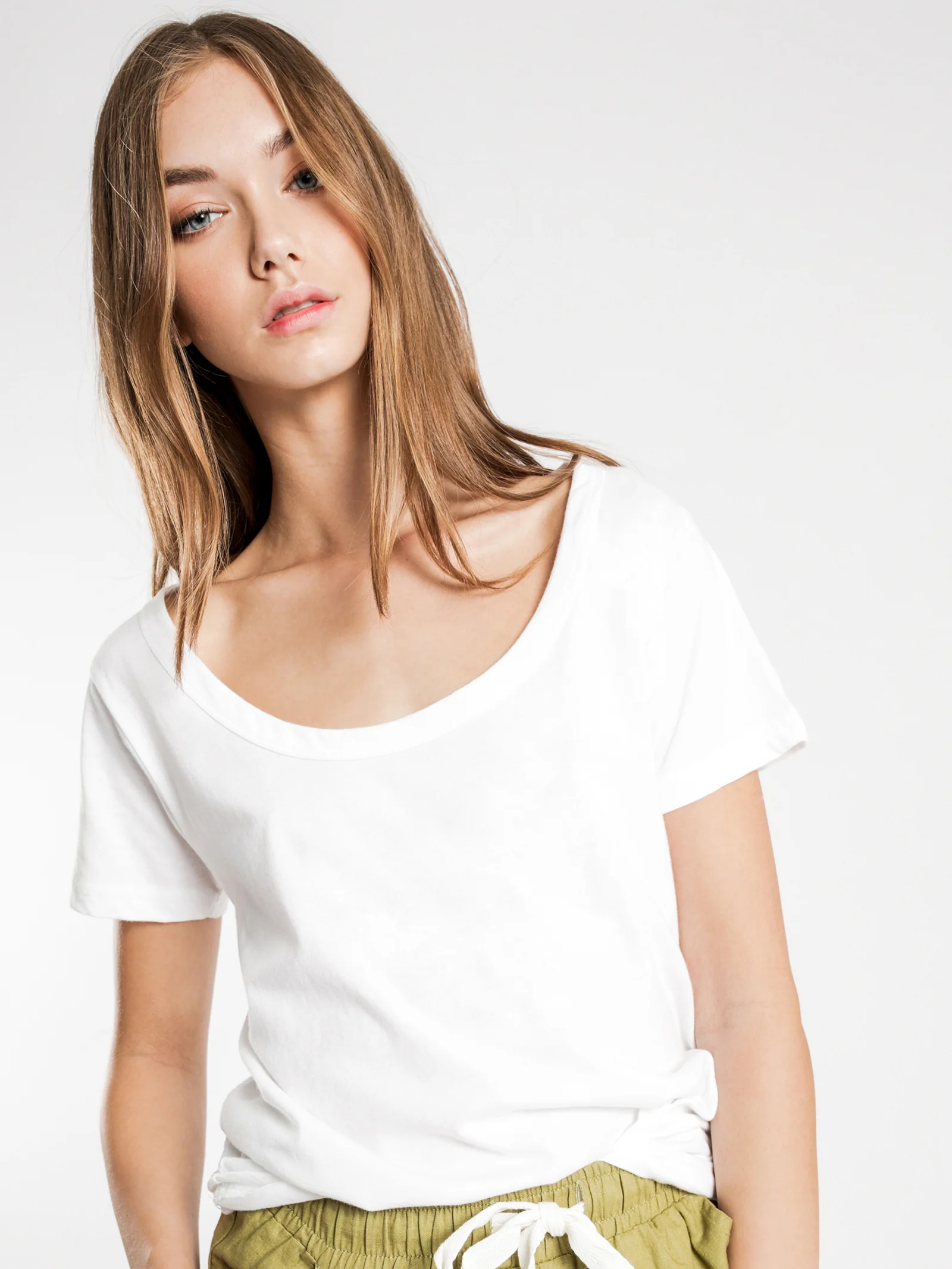 Jamie Basic Scoop Neck T-Shirt