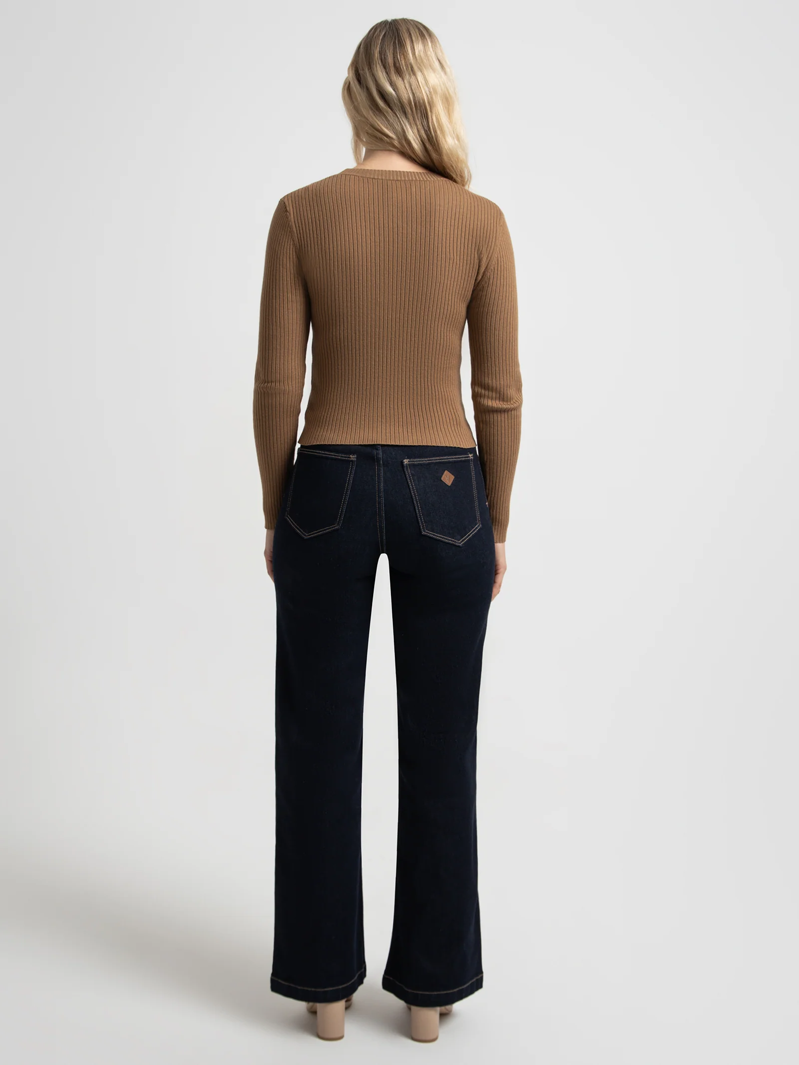 Nude Classic Knit - Image 5