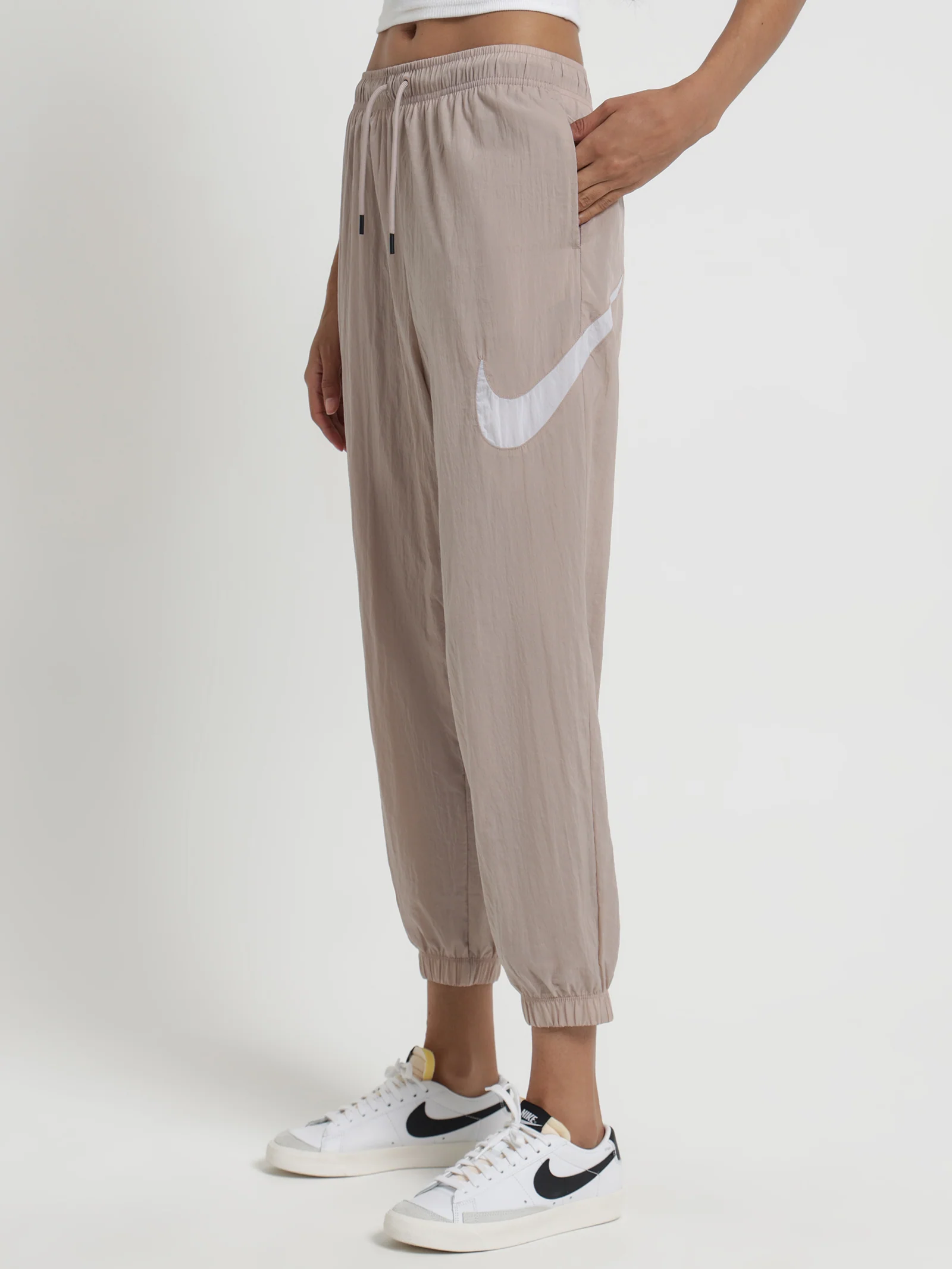 Sportswear Essential Woven Pants